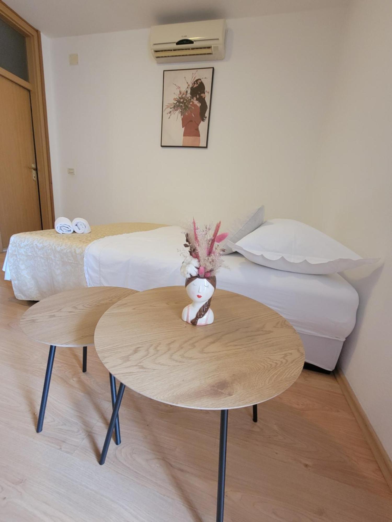 Apartman Vulic Apartamento Tučepi Exterior foto